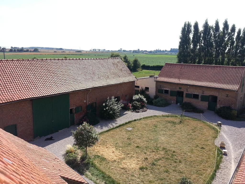 Gite De La Ferme Des Crins Blancs Villa Hazebrouck Oda fotoğraf