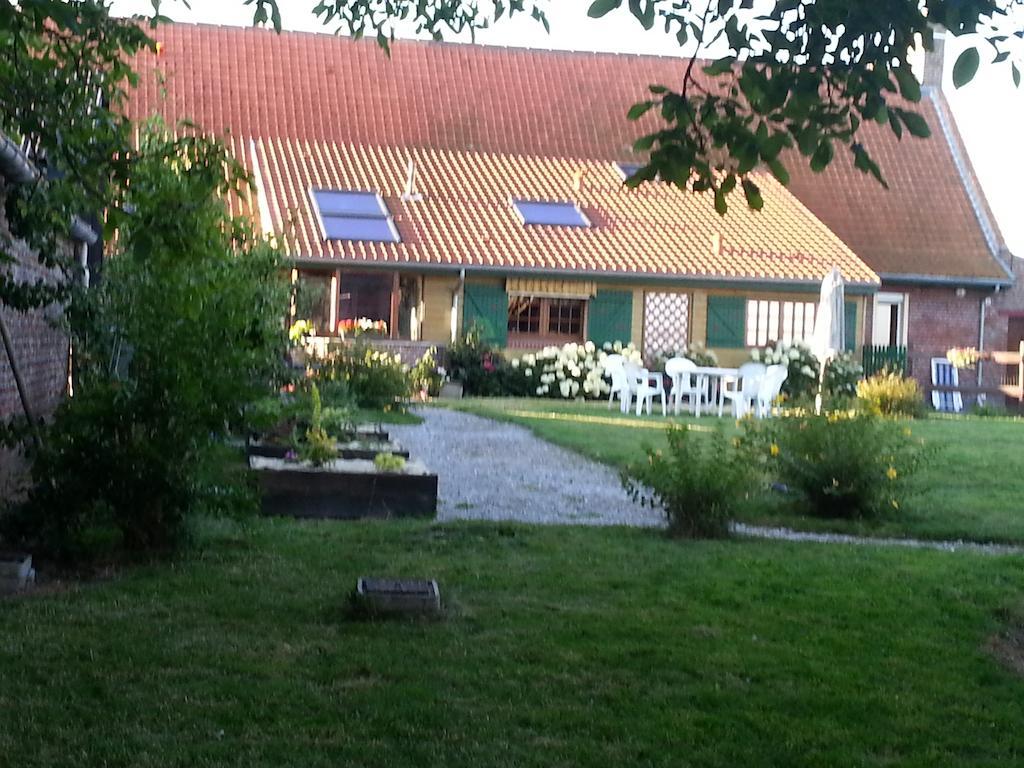 Gite De La Ferme Des Crins Blancs Villa Hazebrouck Oda fotoğraf